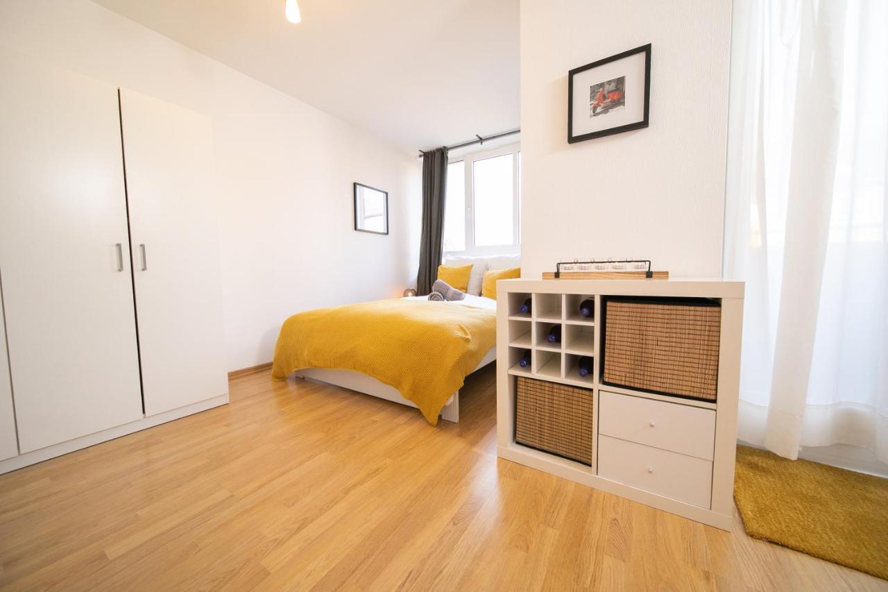 Studio Shiny - Zentral Mit Balkon - Messe - Kueche Neuss Exterior foto